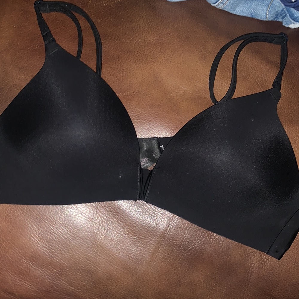 Victoria secret bra black 34a no wires very comfortable